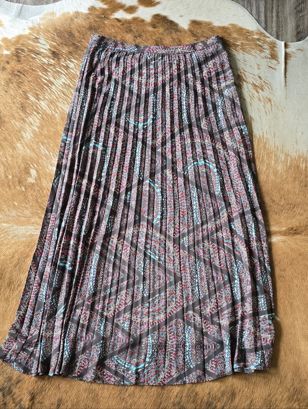 Lucy & Laurel Pleated Maxi Skirt